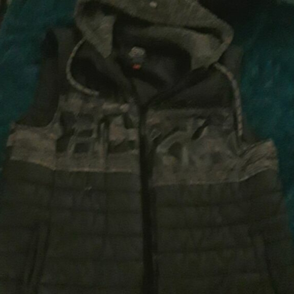 Ecko unlimited vest w/hoodie - Picture 3 of 4